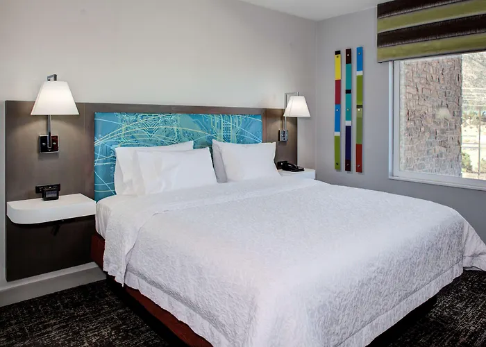 Hampton East Hotel