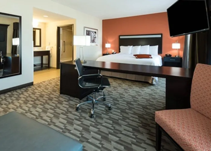 Hampton East Hotel