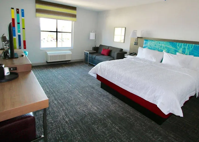 Hampton East 3*